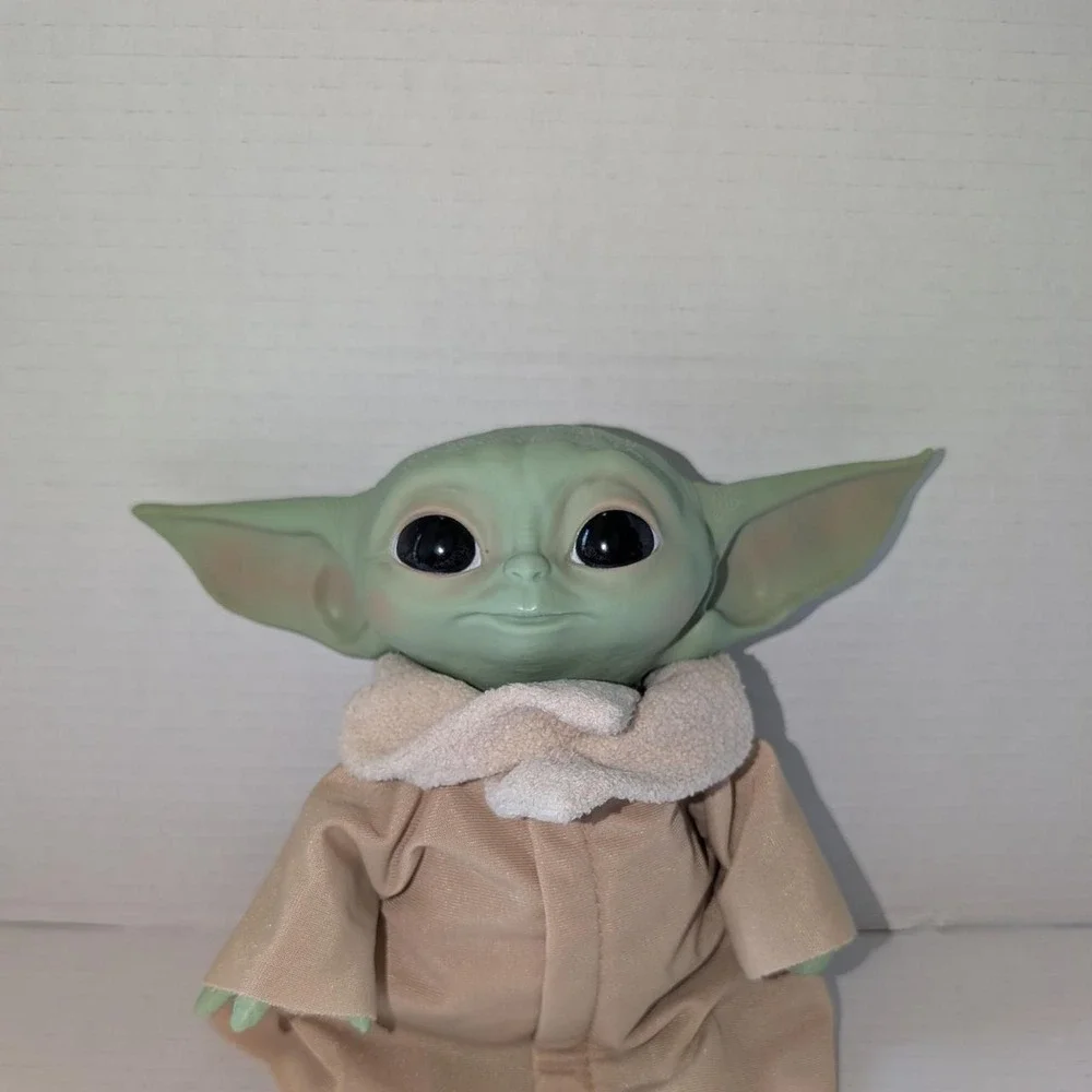 Star Wars The Child Grogu Baby Yoda Hasbro Plush 2020 Lucasfilm Mandalorian
